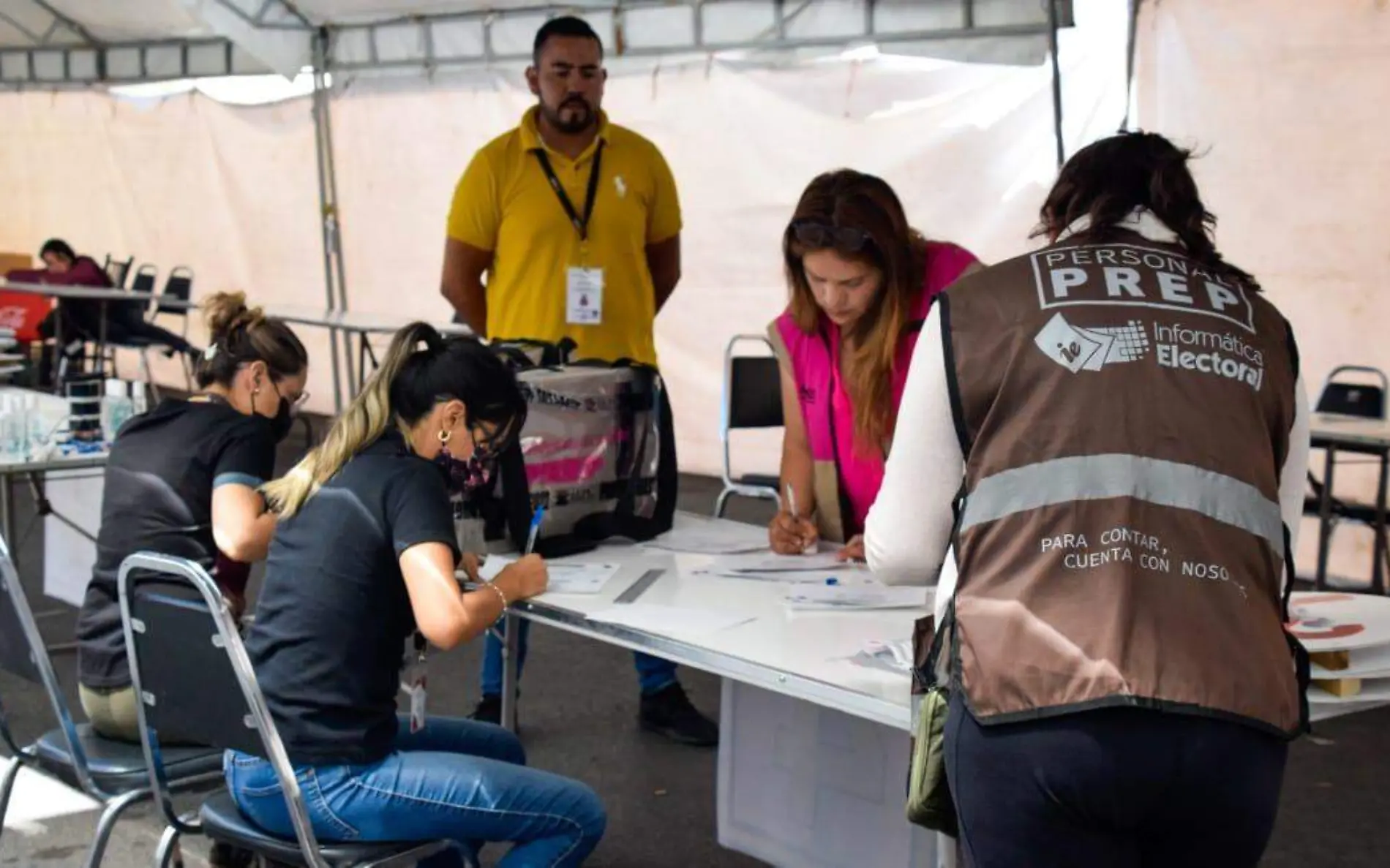 Llegan al IEPC los 18 paquetes electorales sustraídos a mano armada en Tamazula